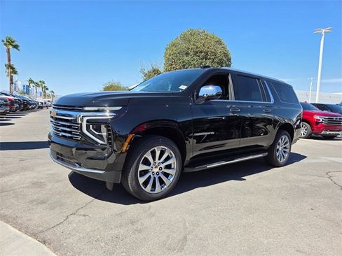 New 2025 Chevrolet Suburban Premier image 2