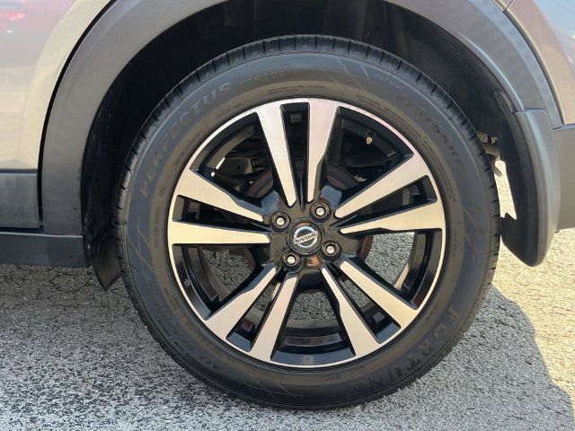 Used 2020 Nissan Kicks SV FWD image 11