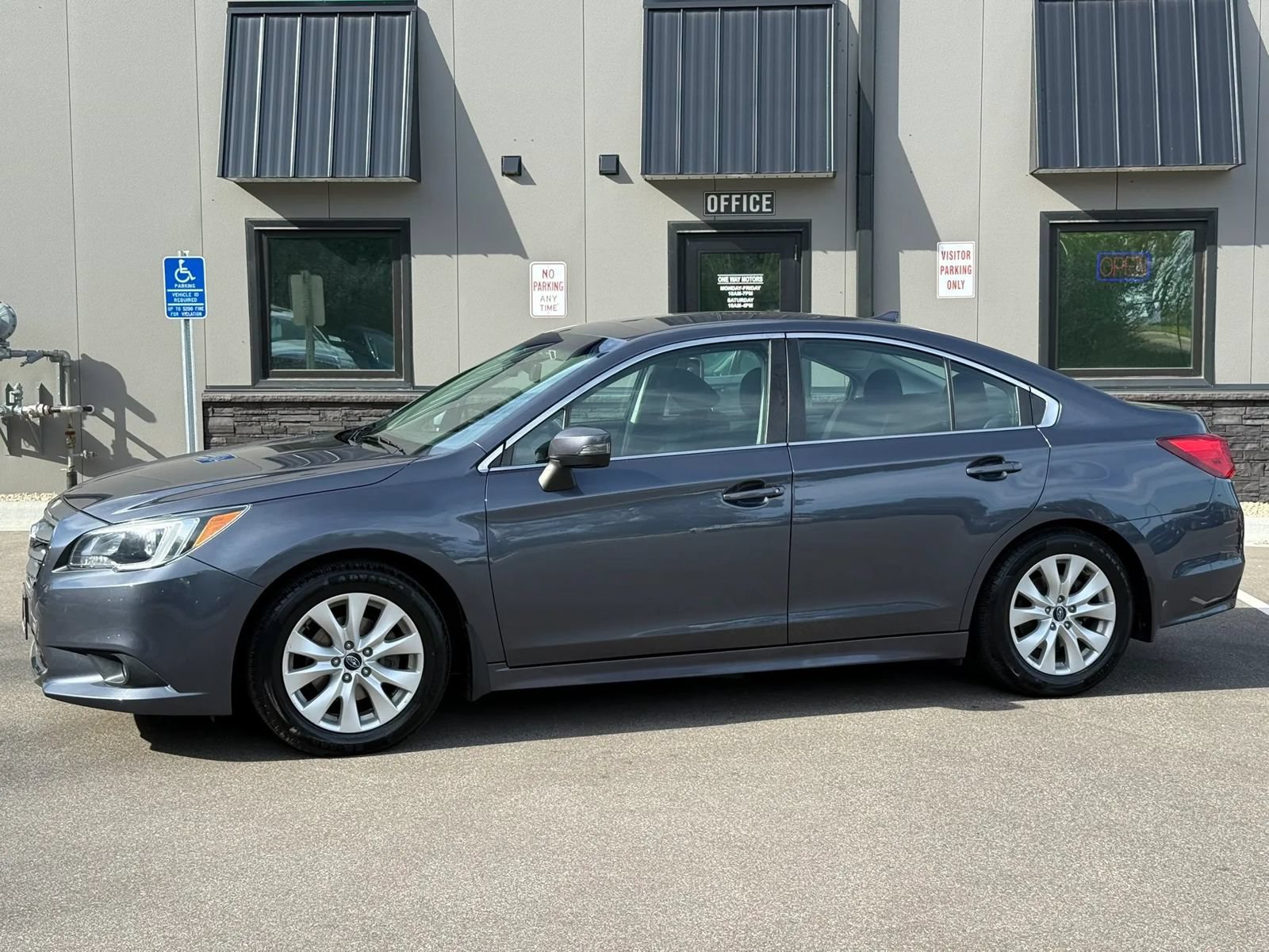 Used 2017 Subaru Legacy 2.5i Premium AWD/4WD image 2