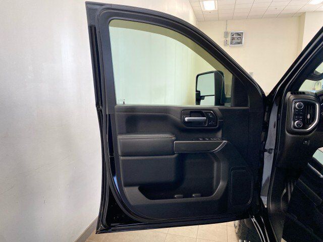 Used 2022 GMC Sierra 2500 AT4 w/ Gooseneck/5TH Wheel Package AWD/4WD image 15