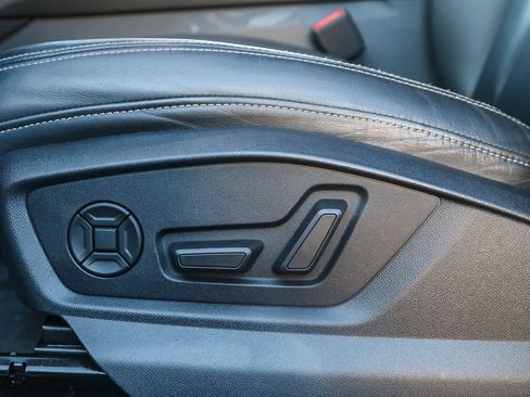 Used 2019 Audi Q8 Premium w/ Convenience Package image 24