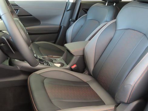 Used 2025 Subaru Crosstrek 2.5i Limited w/ Crosstrek Mirror Package image 13