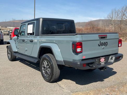 Used 2024 Jeep Gladiator Sport image 29