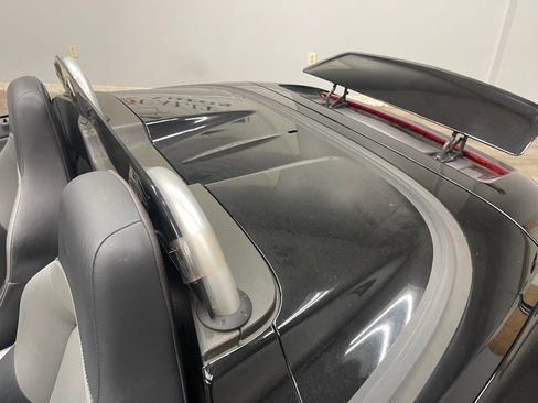 Used 2005 Chrysler Crossfire Limited image 23