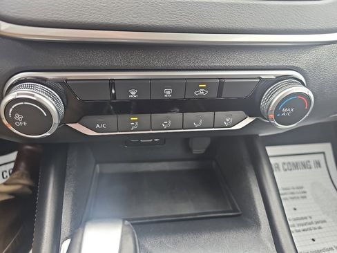 Used 2021 Nissan Altima 2.5 SR FWD image 18