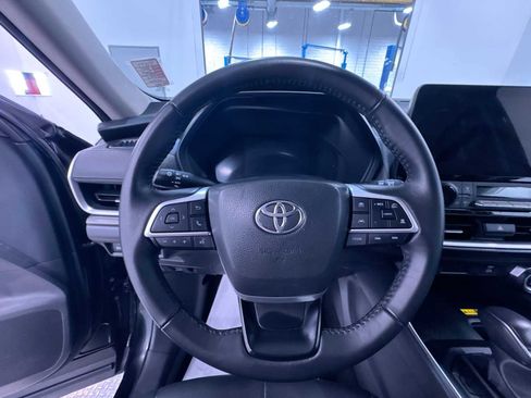Used 2025 Toyota Grand Highlander AWD image 7