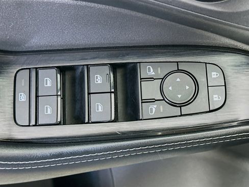 Used 2024 Nissan Rogue SV image 15