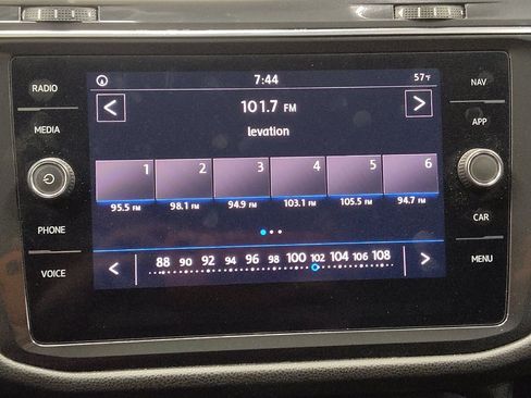 Used 2019 Volkswagen Tiguan SEL FWD image 25