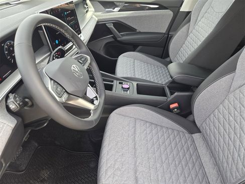 New 2026 Volkswagen Tiguan S image 10