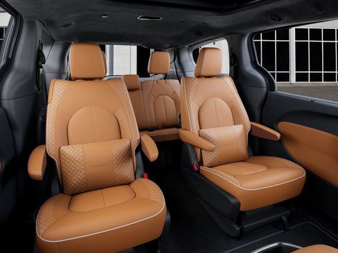 New 2026 Chrysler Pacifica Pinnacle image 15