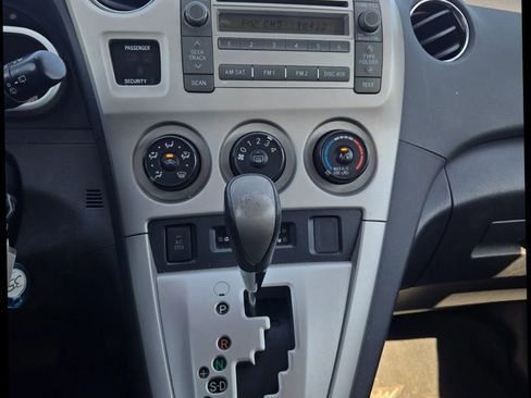Used 2010 Toyota Matrix S image 19