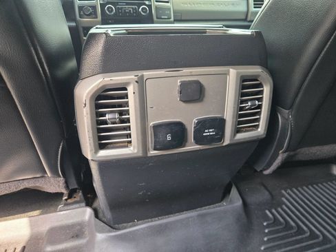 Used 2017 Ford F250 Lariat w/ Lariat Value Package AWD/4WD image 10