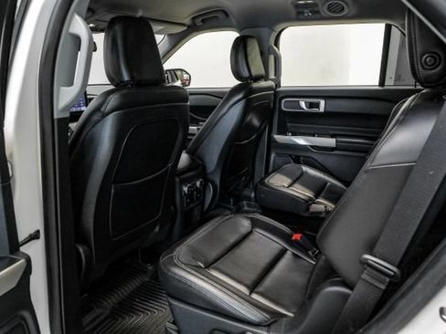 Used 2020 Ford Explorer XLT w/ Equipment Group 202A AWD/4WD image 41