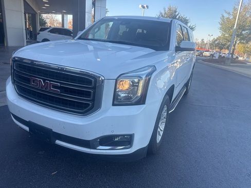 Used 2019 GMC Yukon XL SLT w/ Open Road Package image 2