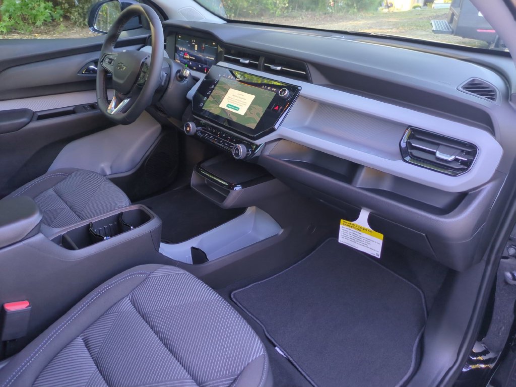 New 2027 Chevrolet Bolt LT w/ Comfort Package FWD image 35