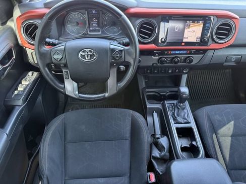 Used 2016 Toyota Tacoma TRD Sport RWD image 11