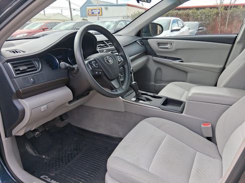 Used 2017 Toyota Camry LE image 9