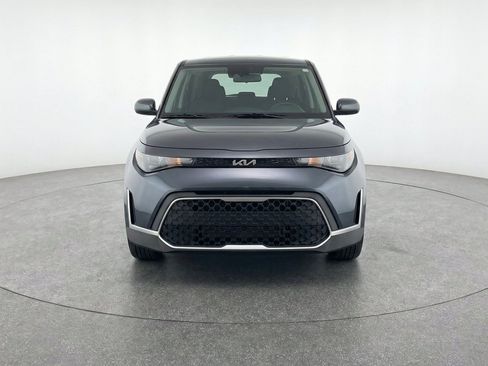 Used 2025 Kia Soul LX w/ LX Technology Package FWD image 2