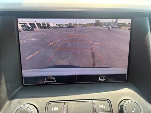 Used 2023 GMC Acadia SLE w/ Driver Convenience Package FWD image 11
