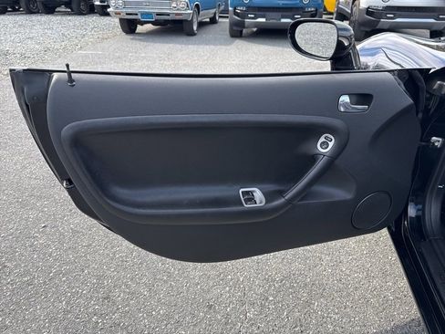 Used 2007 Pontiac Solstice Convertible w/ Premium Package image 18