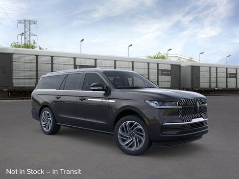 New 2025 Lincoln Navigator L Reserve image 7