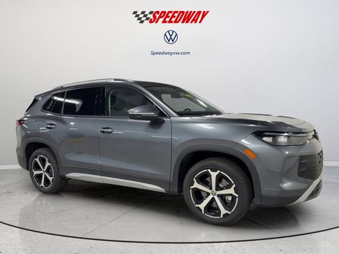 New 2026 Volkswagen Tiguan SE AWD/4WD image 3