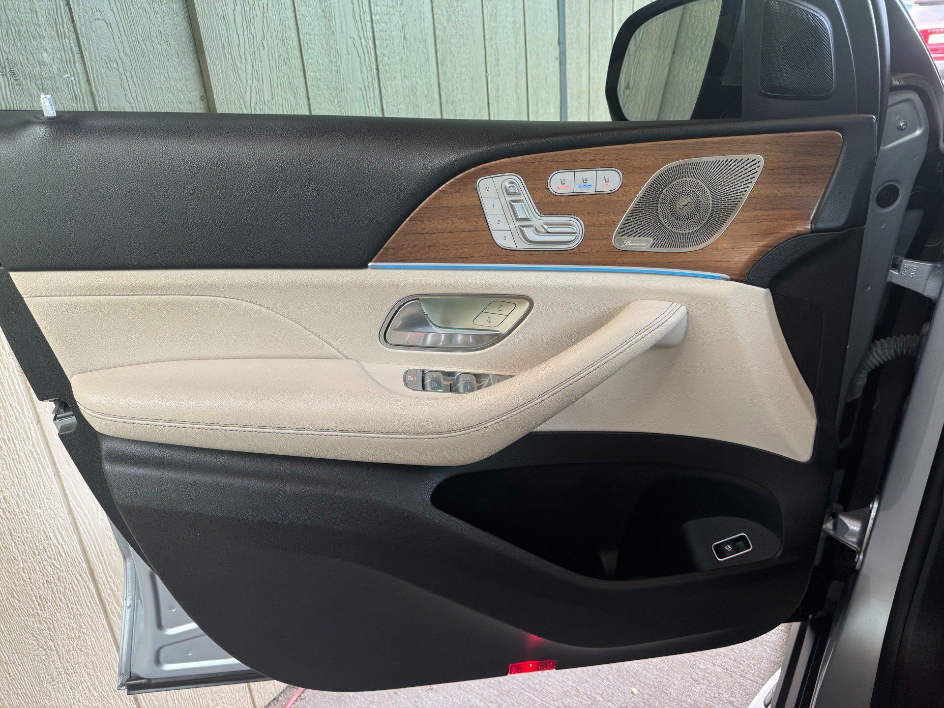 Used 2022 Mercedes-Benz GLS 450 4MATIC image 91