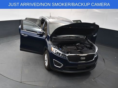 Used 2017 Kia Sorento FWD image 17