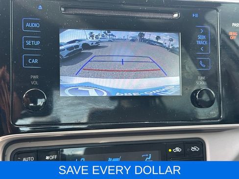 Used 2017 Toyota Corolla LE FWD image 12