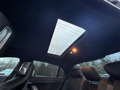 Used 2023 BMW 760i xDrive w/ Executive Package image 27