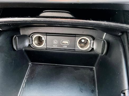 Used 2016 Kia Sorento SX image 33