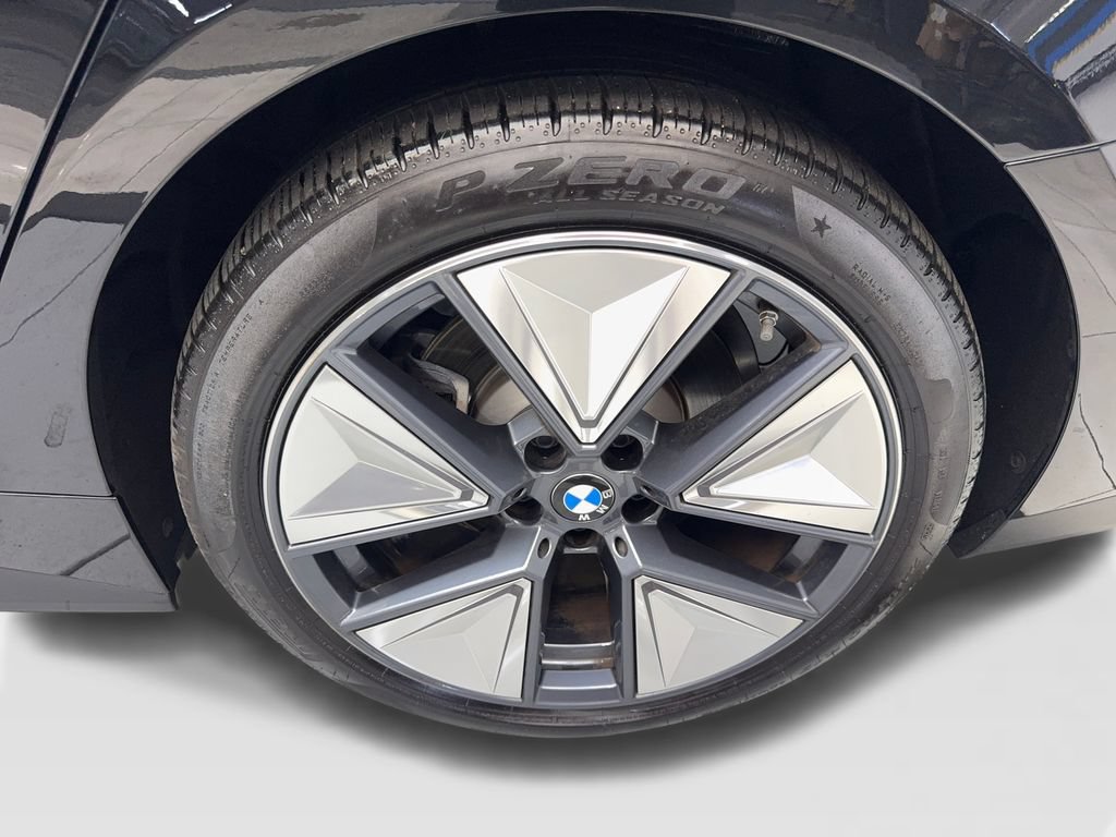 Used 2025 BMW i4 eDrive40 w/ Premium Package RWD image 88