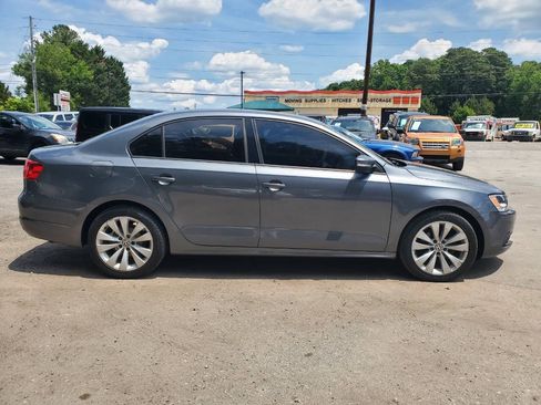 Used 2012 Volkswagen Jetta SE FWD image 8