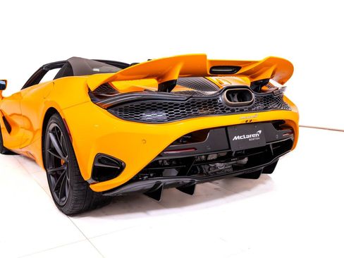 Used 2026 McLaren 750S Spider RWD image 13