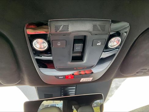 Used 2025 Kia Sorento SX Prestige AWD/4WD image 32