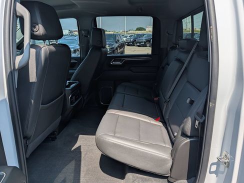 Used 2025 Chevrolet Silverado 2500 LTZ w/ LTZ Convenience Package AWD/4WD image 17