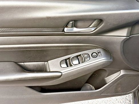 Used 2020 Nissan Altima 2.5 S FWD image 21