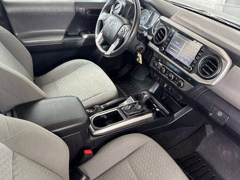 Used 2021 Toyota Tacoma SR5 w/ Technology Package AWD/4WD image 15