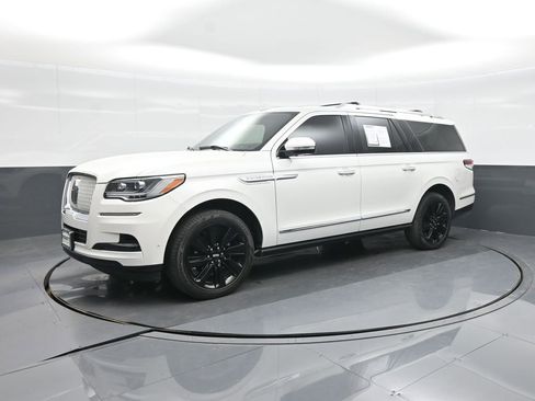 Used 2024 Lincoln Navigator L Reserve AWD/4WD image 26