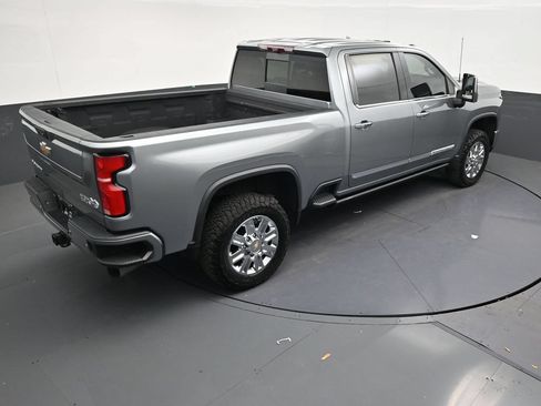 Used 2024 Chevrolet Silverado 2500 High Country w/ Technology Package AWD/4WD image 16