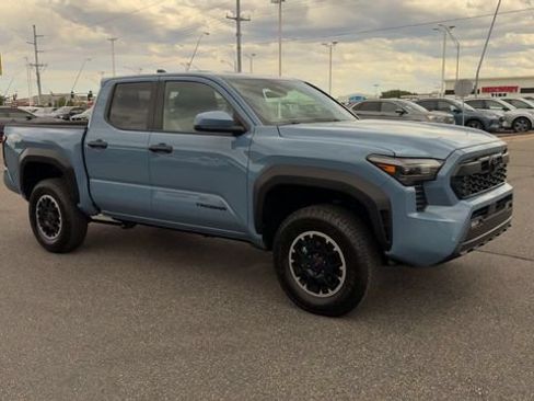 Used 2026 Toyota Tacoma TRD Off-Road AWD/4WD image 2