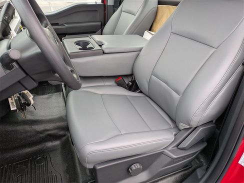 New 2025 Ford F550 4x4 Regular Cab Super Duty image 13