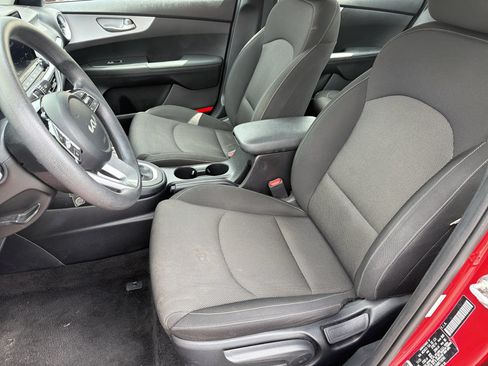 Used 2024 Kia Forte LXS FWD image 12