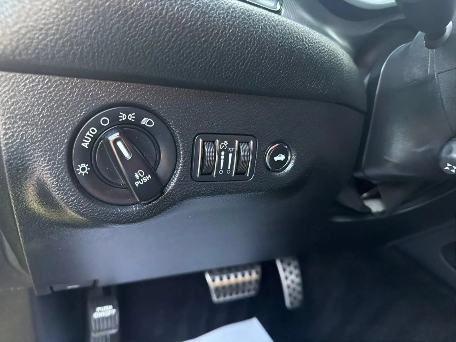 Used 2015 Dodge Challenger R/T Plus RWD image 23