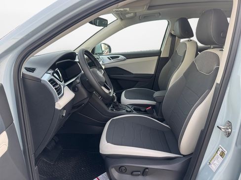 New 2026 Volkswagen Taos SE AWD/4WD image 9