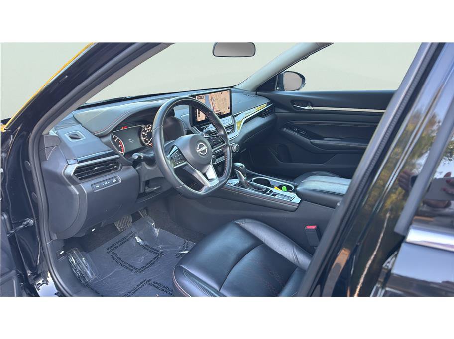 Used 2023 Nissan Altima 2.5 SR w/ SR Premium Package AWD/4WD image 9