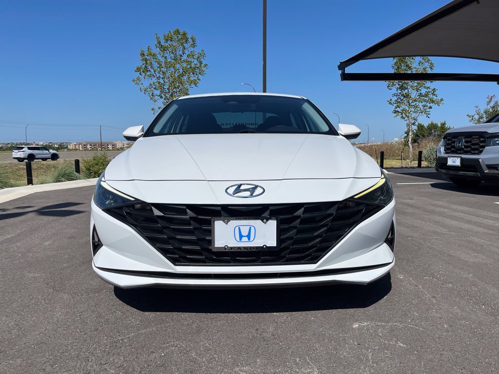 Used 2023 Hyundai Elantra SE FWD image 2