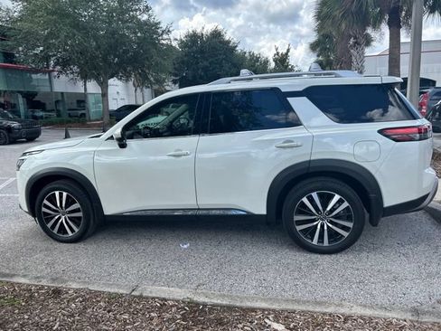 Used 2024 Nissan Pathfinder Platinum AWD/4WD image 4