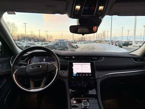 Used 2021 Jeep Grand Cherokee L Limited image 11