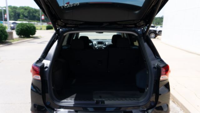 Used 2023 Chevrolet Equinox LT FWD image 11